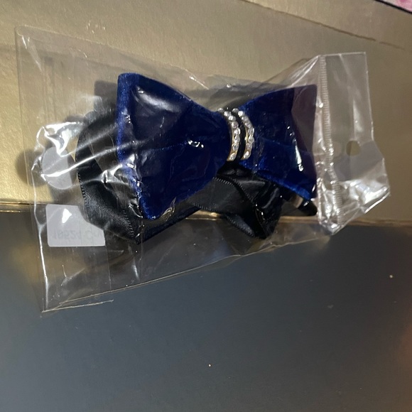 Royal Blue Velvet Tuxedo!! (Comes with matching bow) - Picture 5 of 5